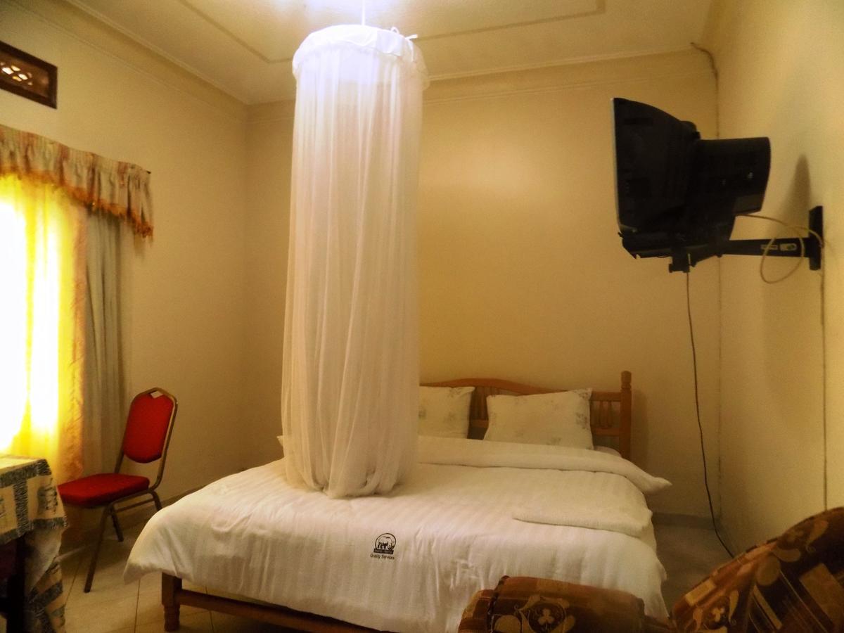 Rhino Motel Mbarara Exterior foto
